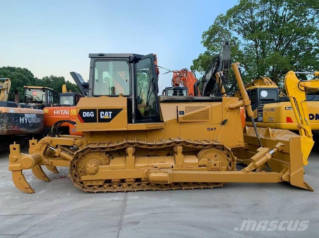 CAT D 6 G Buldožeri guseničari