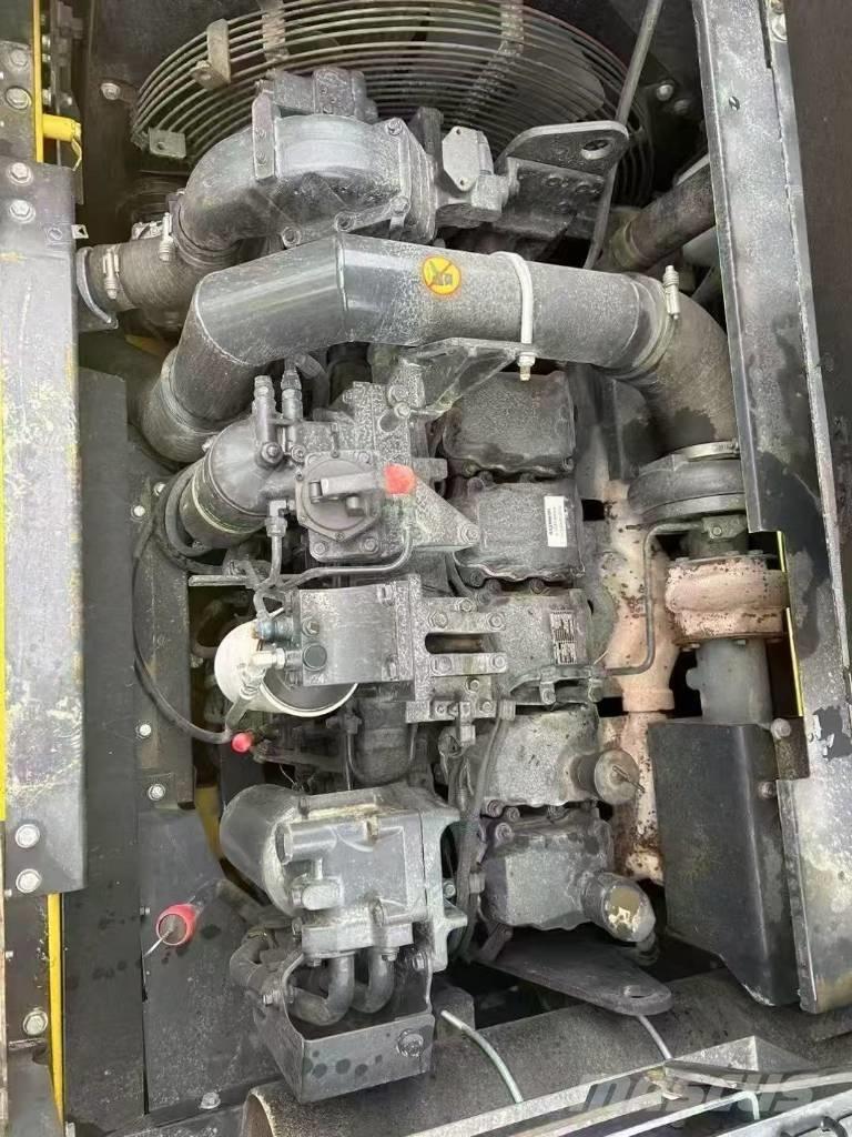 Komatsu 400-8 Bageri guseničari