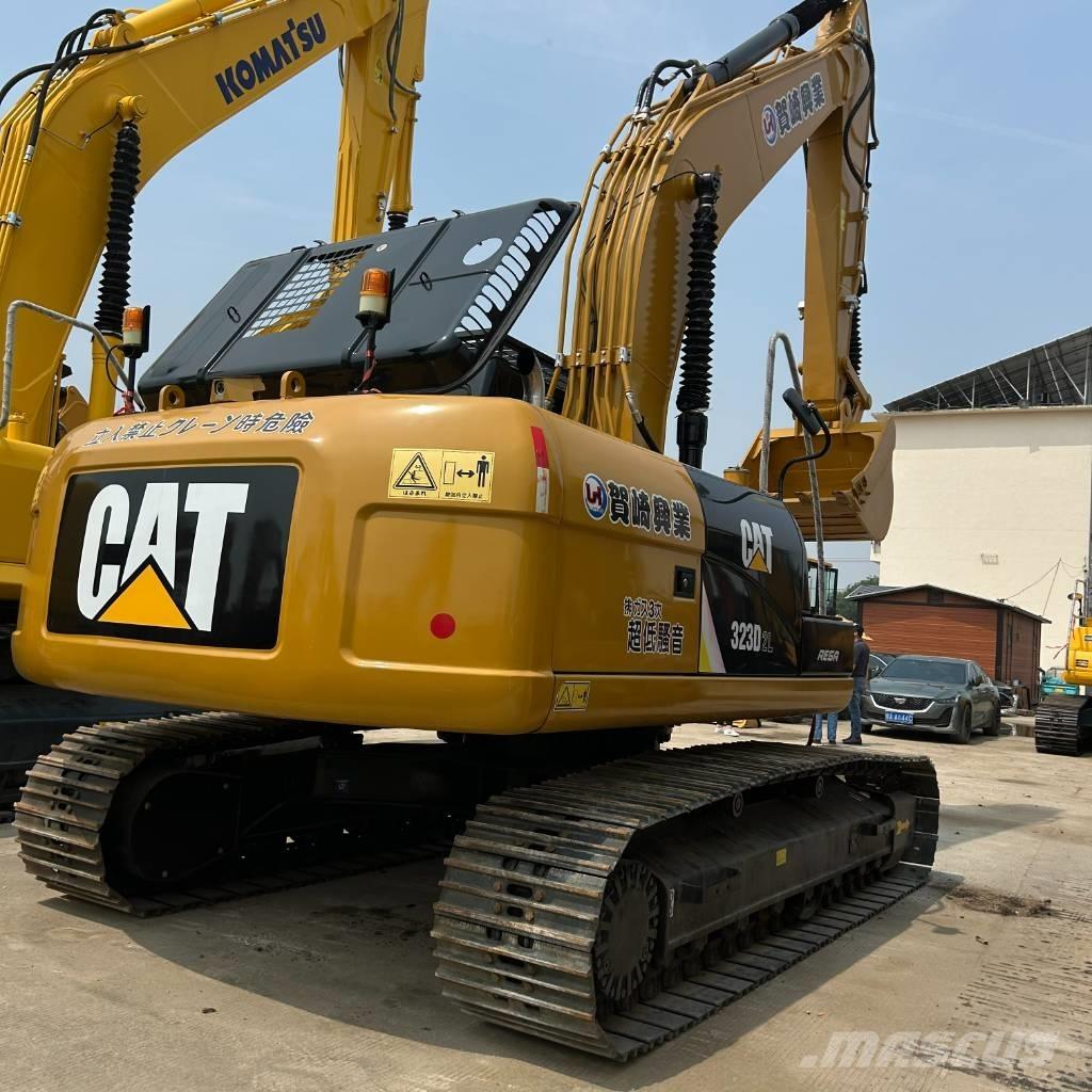 CAT 323D2L Bageri guseničari