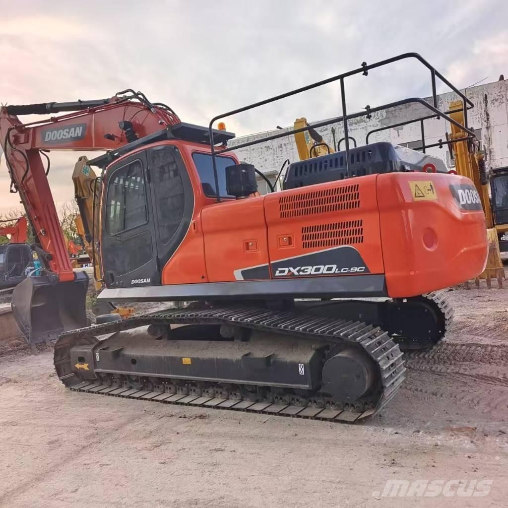 Doosan DX 300 LC Bageri guseničari