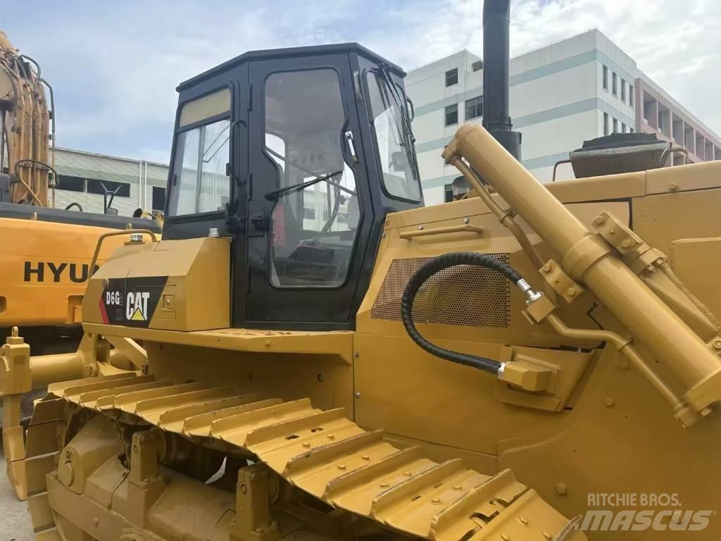 CAT D 6 G Buldožeri guseničari