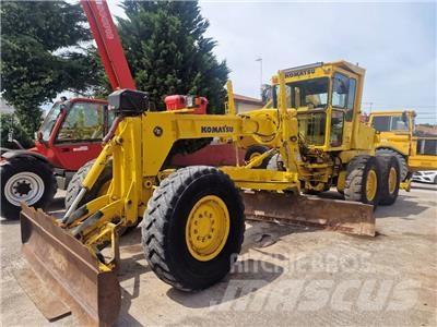 Komatsu GD 521 A-1 Grejderi