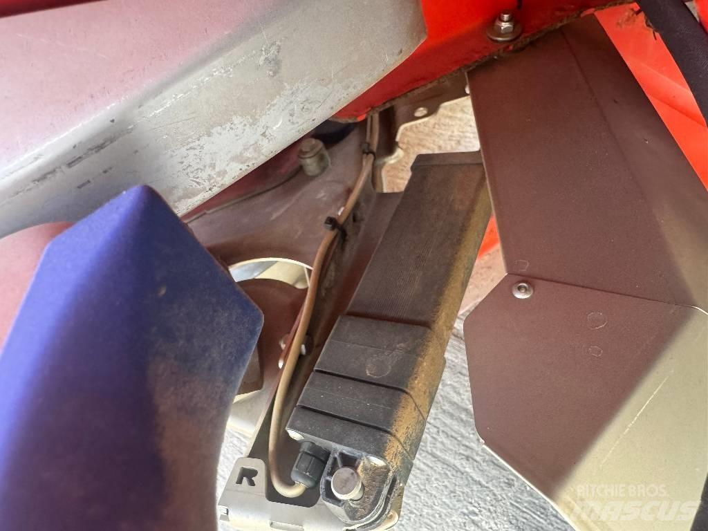 Kuhn Axis 30.1 W Rasturači mineralnog đubriva