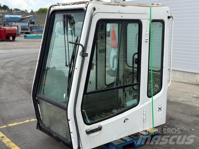 Liebherr CAB SERIE B Kabine i unutrašnjost