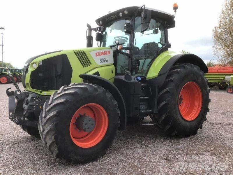 CLAAS AXION 850 Traktori