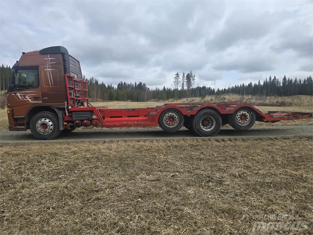 Volvo FM12 8x2 Kamioni za prevoz šumarskih mašina
