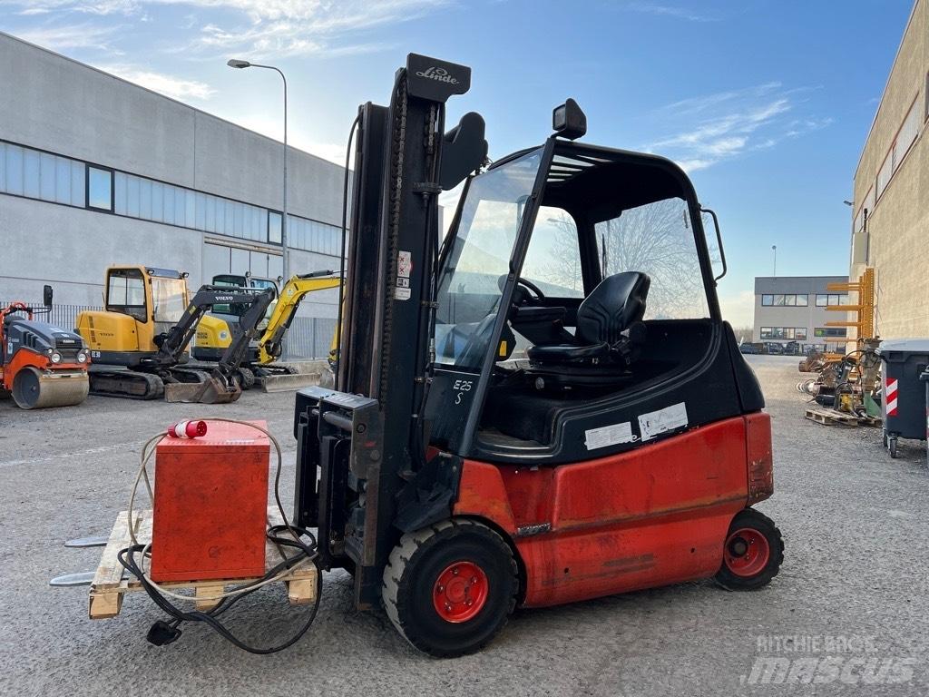 Linde E 25 Električni viljuškari