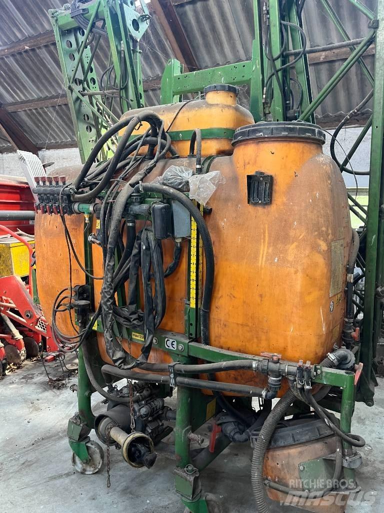 Amazone UF 1200 Montirane prskalice