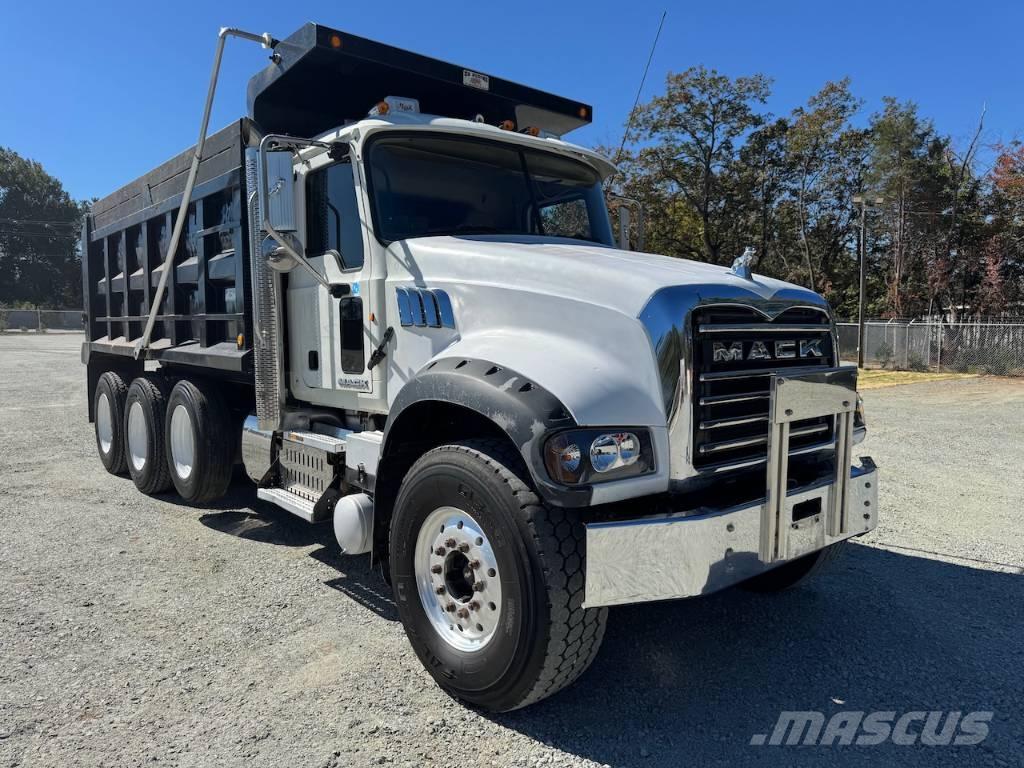 Mack GU713 Kiperi kamioni