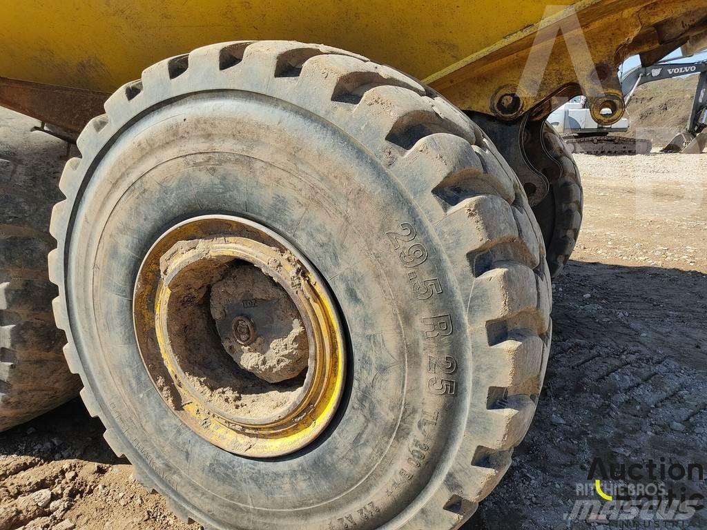Komatsu HM400 Zglobni damperi