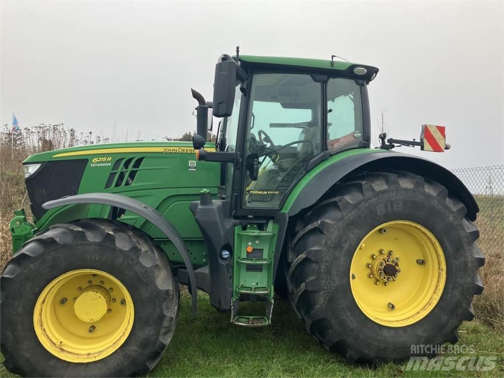 John Deere 6215R Traktori