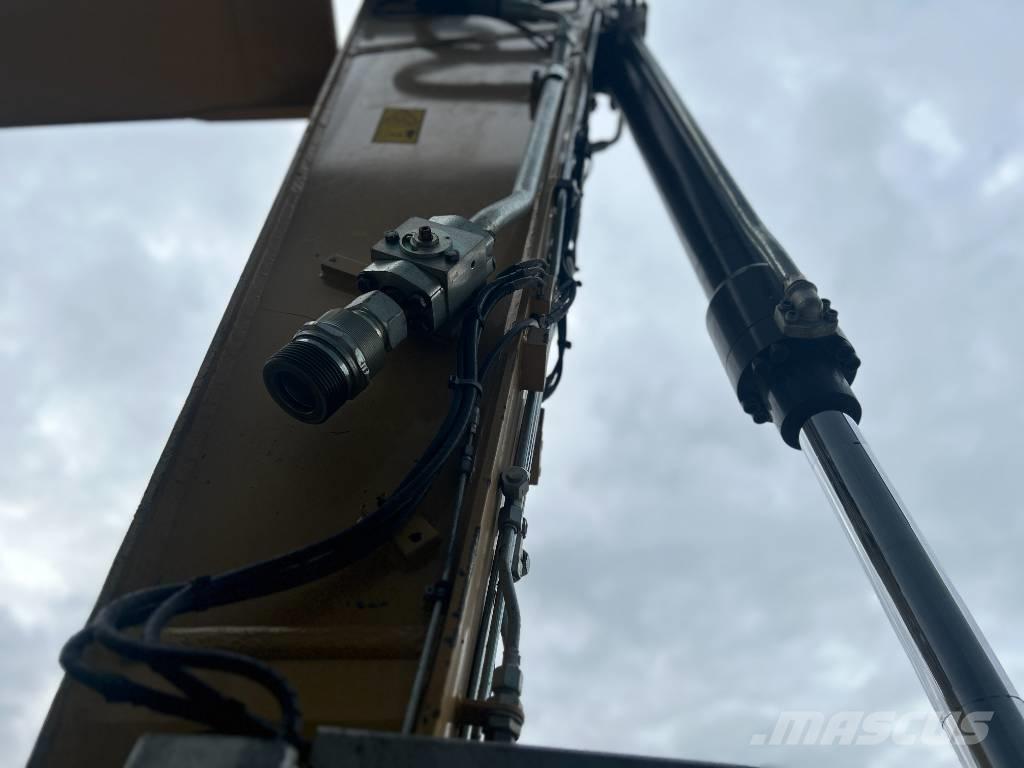 CAT M318F Bageri točkaši