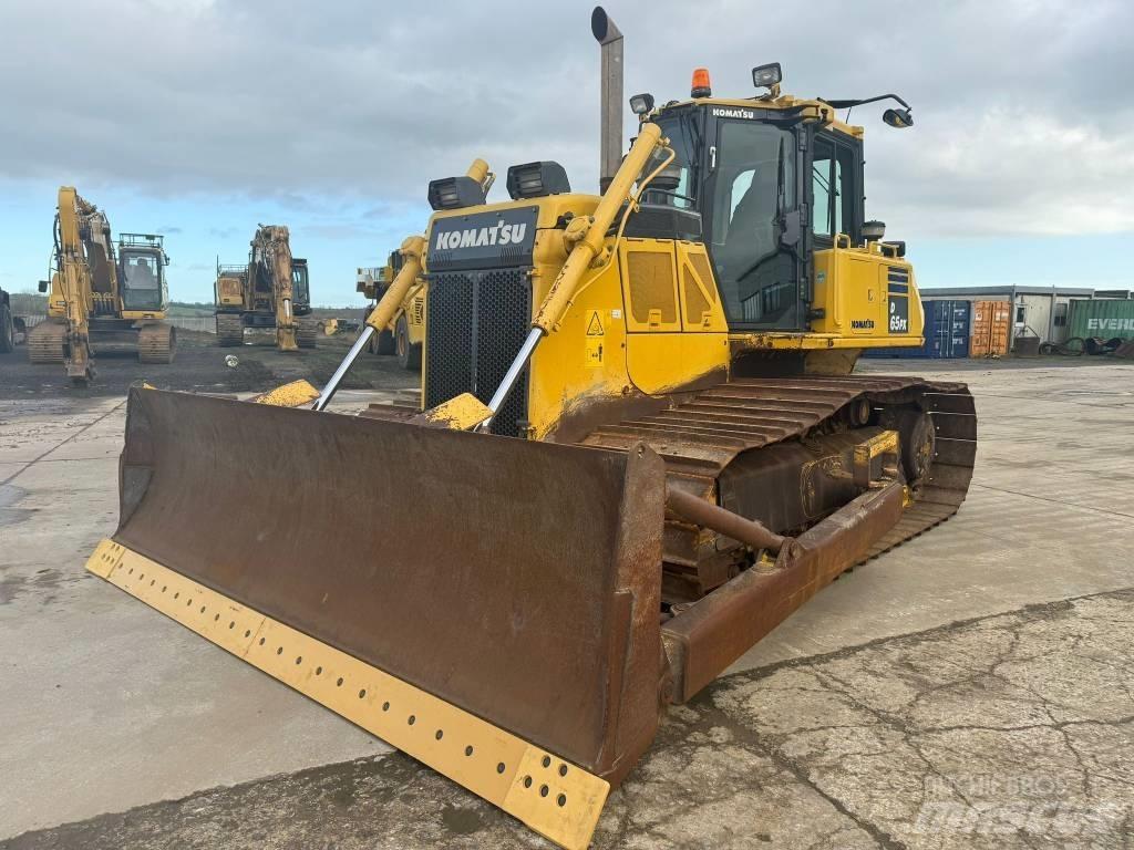 Komatsu D 65 PX-18 Buldožeri guseničari