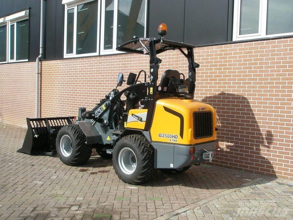GiANT G2500 Mini utovarivači