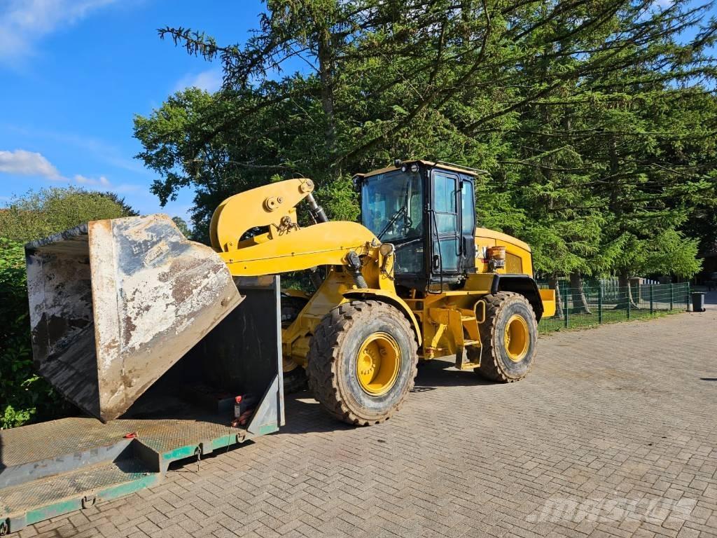 CAT 930 M Utovarivači na točkove