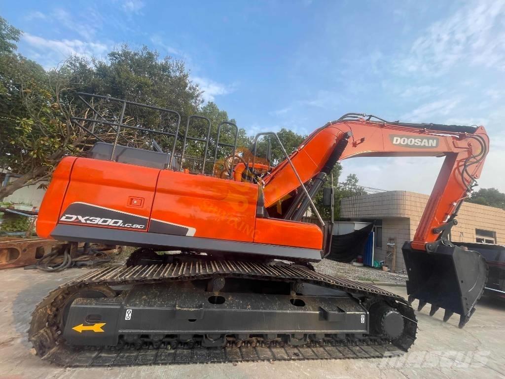 Doosan DX 300LCA Bageri guseničari