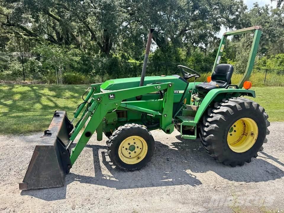 John Deere 790 Traktori