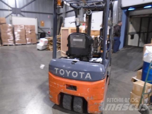 Toyota 8FBE20U Samopogonski ručni viljuškari