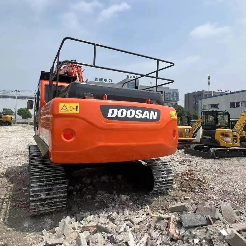 Doosan DX300 Bageri guseničari