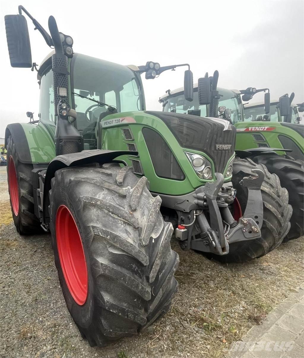 Fendt 820 Vario Traktori