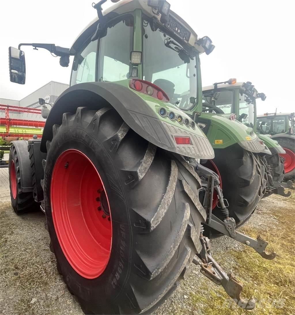 Fendt 820 Vario Traktori