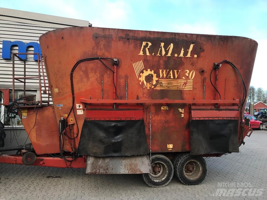  R.M.H WAV 30 Mešaona stočne hrane