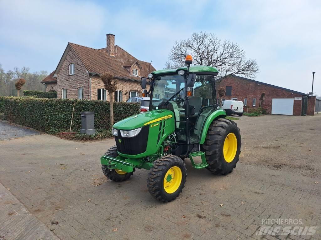 John Deere 4049R Manji traktori