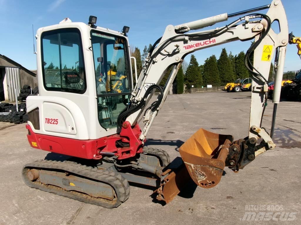 Takeuchi TB 225 Mini bageri < 7t