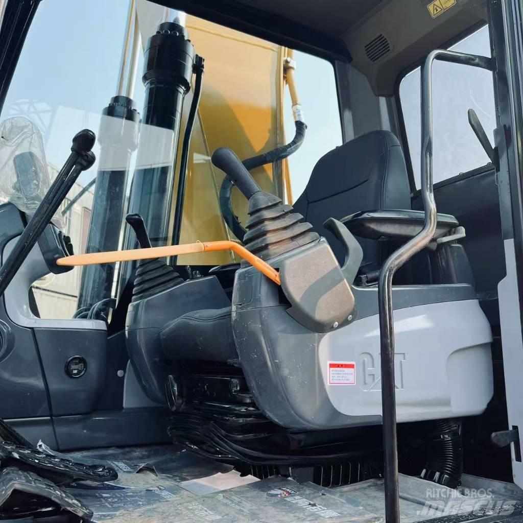 CAT 320 D2 L Bageri guseničari