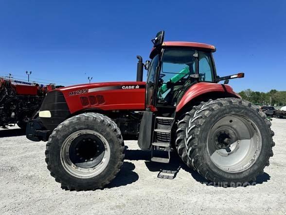 Case IH MX245 Traktori