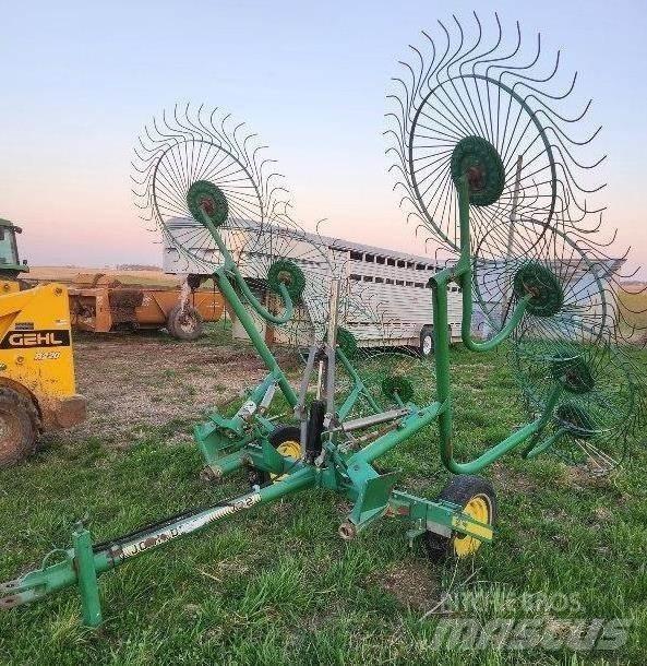 John Deere 702 Okretači i sakupljači sena