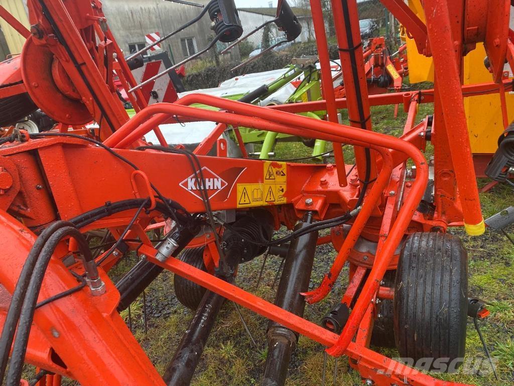 Kuhn GF8702 Okretači i sakupljači sena