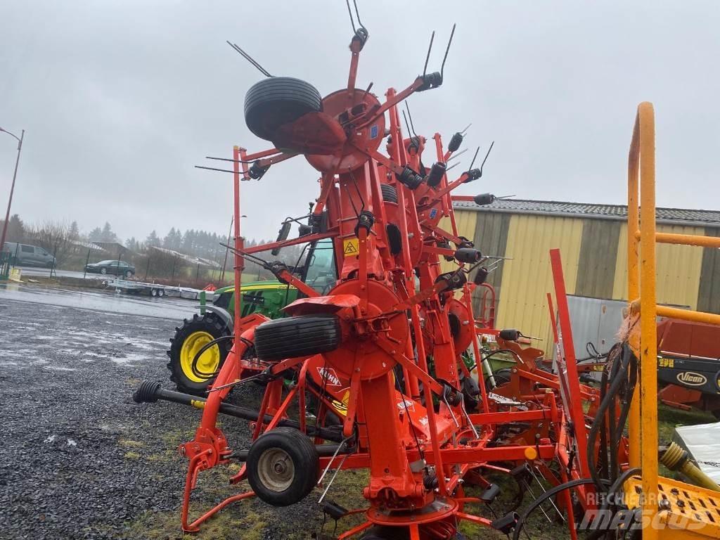 Kuhn GF8702 Okretači i sakupljači sena