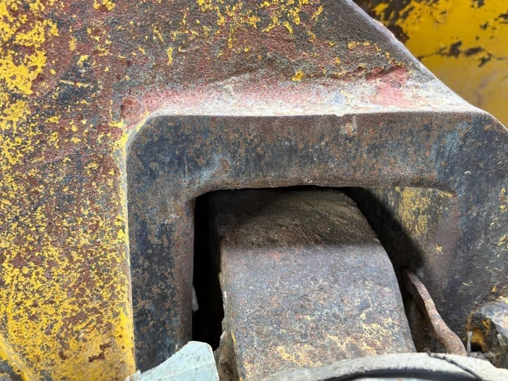 Komatsu D 51 PX-22 Buldožeri guseničari