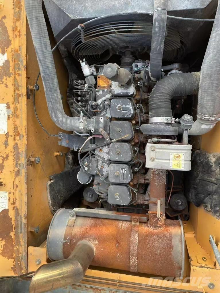 Hyundai 210W-9 Bageri točkaši