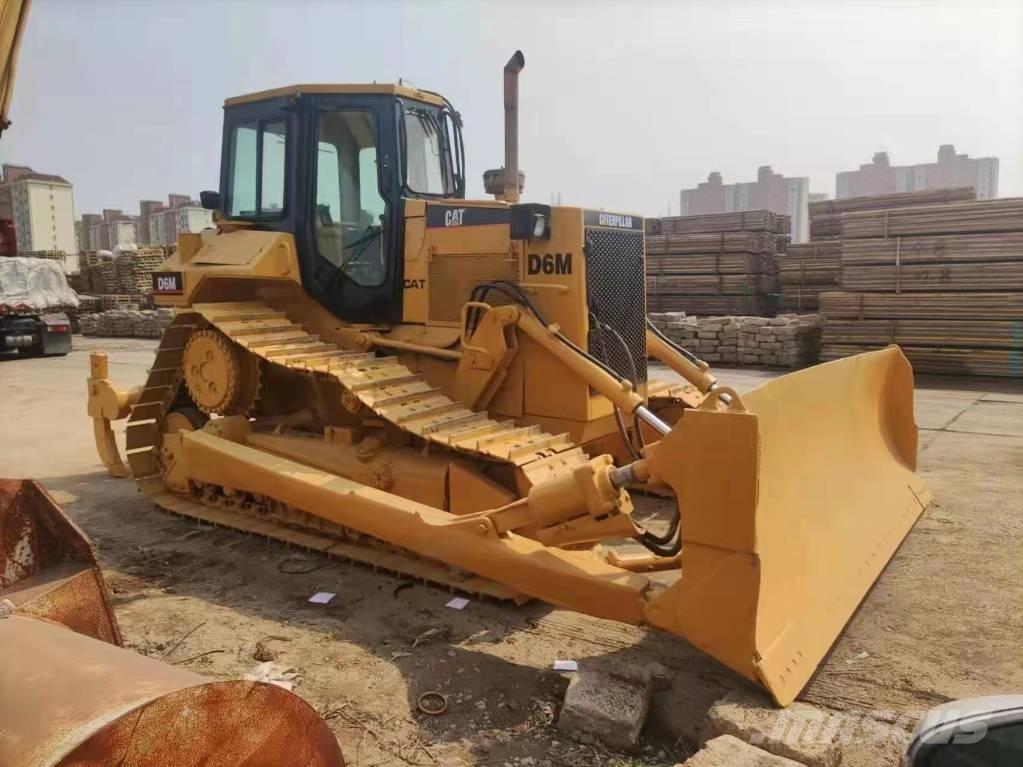 CAT D 6 M Buldožeri guseničari