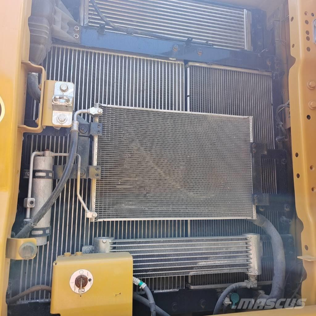 CAT 330 GC Bageri guseničari