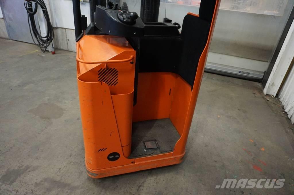 Toyota SSE135L Samopogonski ručni viljuškari