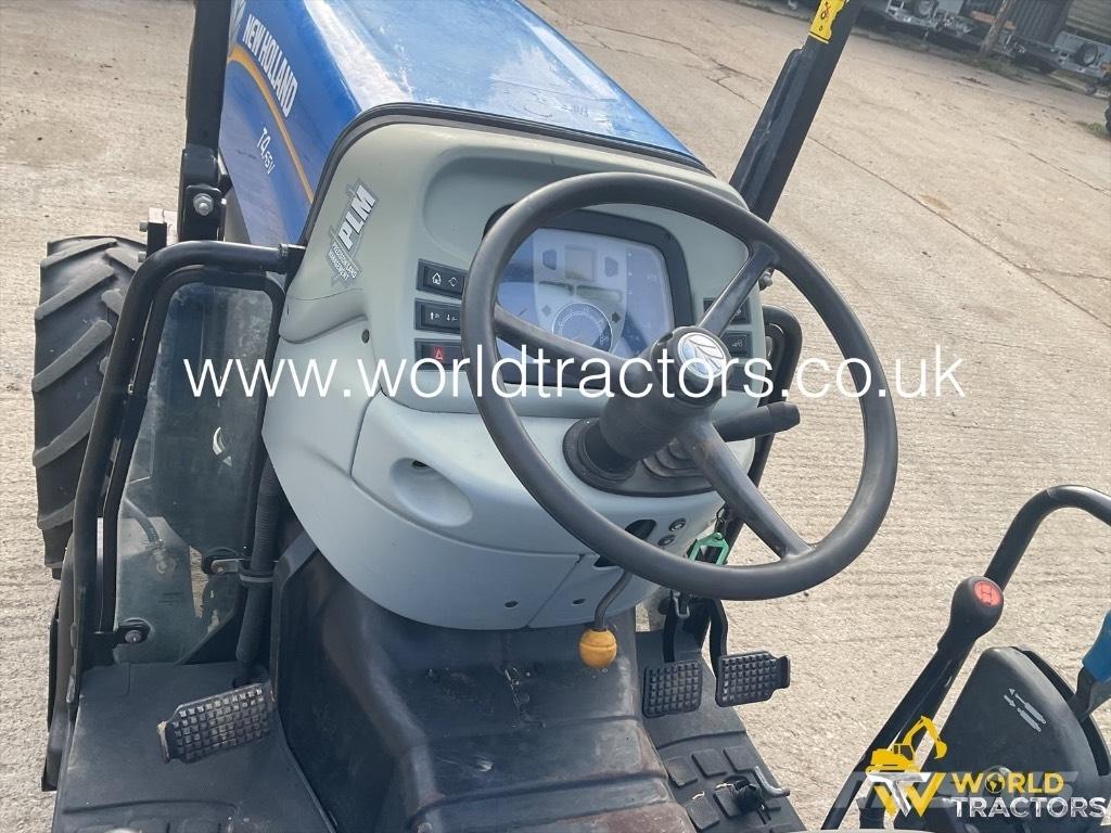 New Holland T 4.65 V Traktori