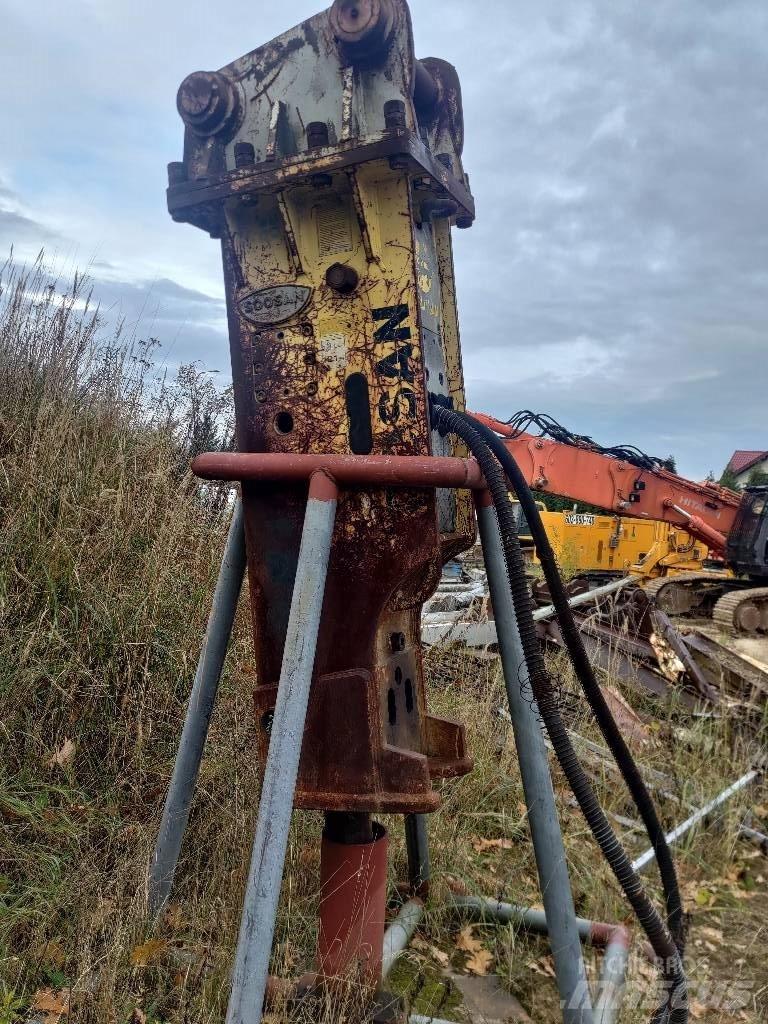 Soosan SB-121-TS-P Čekići
