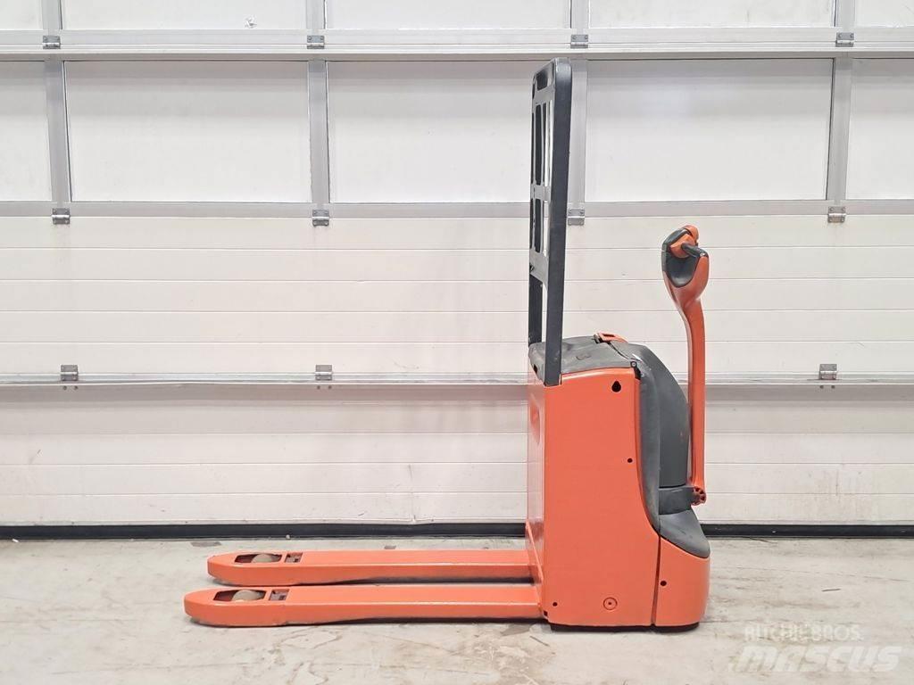 Linde T16 Nisko podizni električni viljuškar
