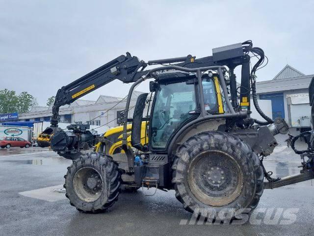 Valtra N153 Šumarski traktori