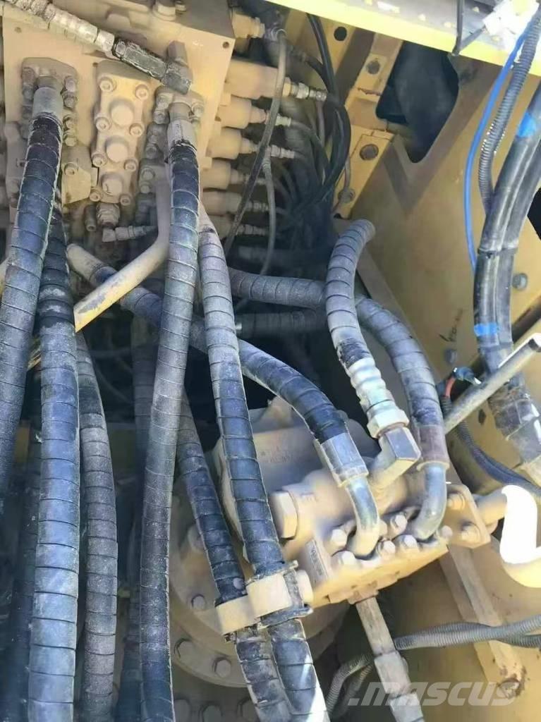 Komatsu PC 210 Bageri guseničari