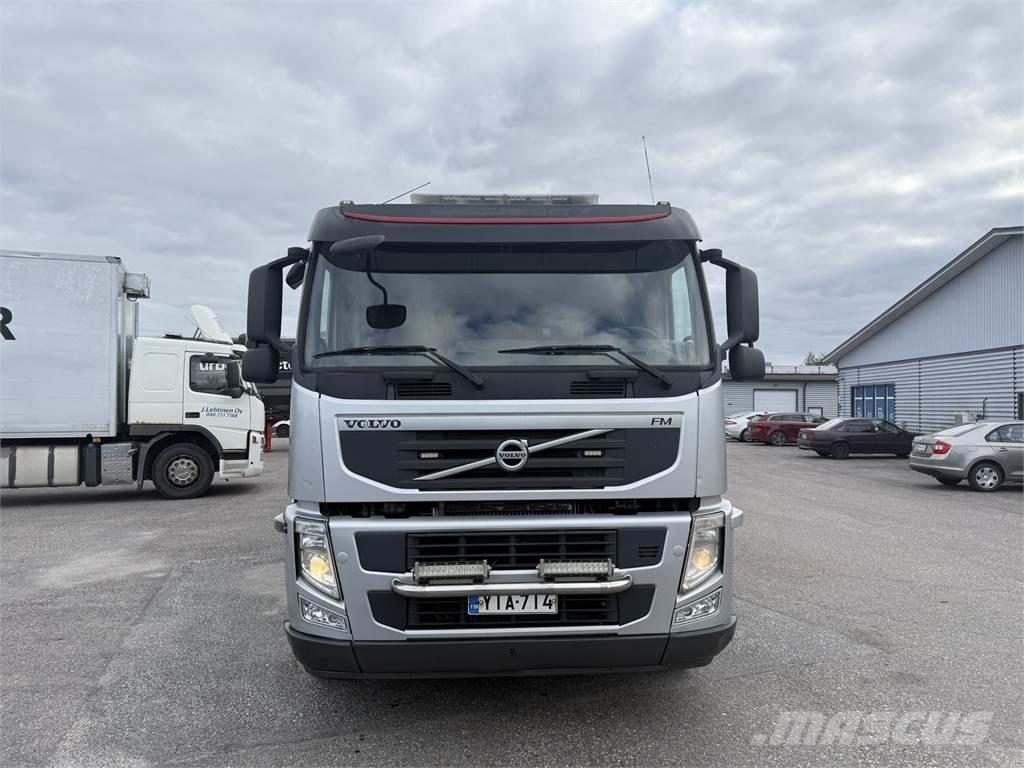 Volvo FM13 8X4 Kiperi kamioni