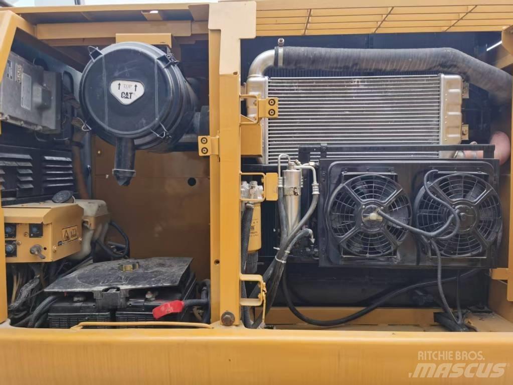 CAT 320 D Bageri guseničari