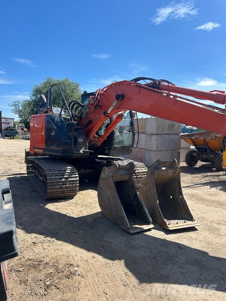 Hitachi ZX 135 US-6 Bageri guseničari