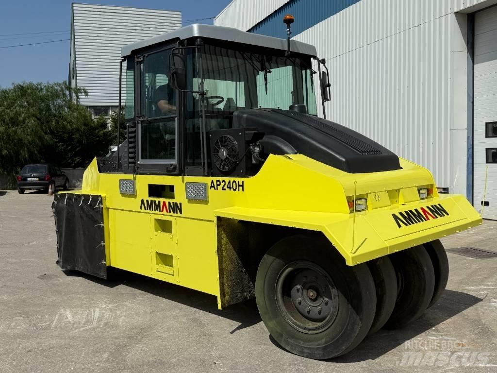 Ammann AP 240 H Gumeni valjci na točkovima