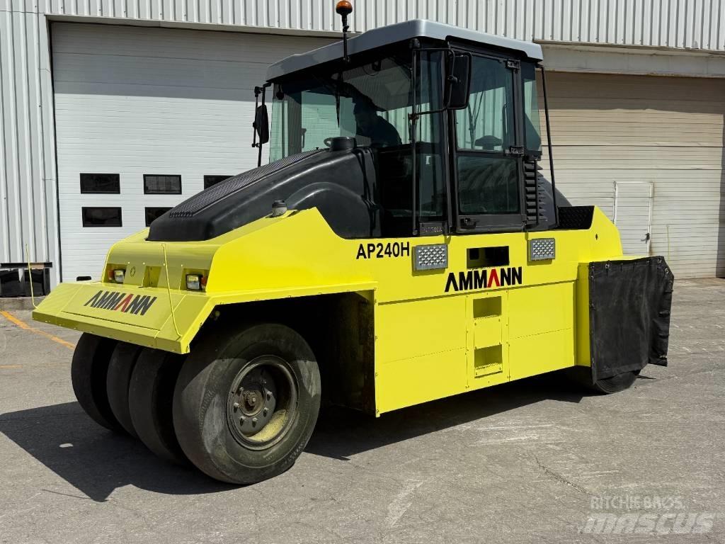 Ammann AP 240 H Gumeni valjci na točkovima