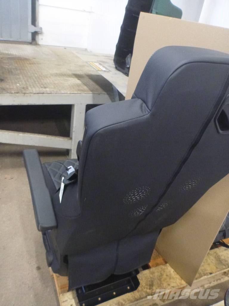 Mercedes-Benz Actros Kabine i unutrašnjost