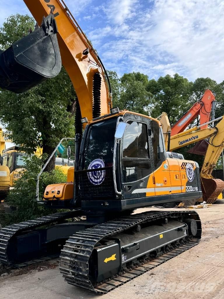 Hyundai 220LC-9S Midi bageri 7t – 12t